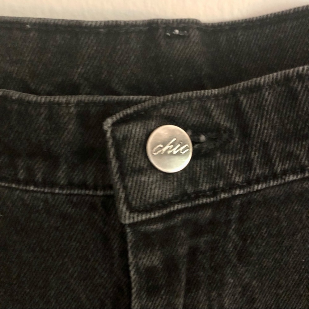 Vintage Y2K Chic Plus Size Black Denim Capri Pants - Picture 3 of 8